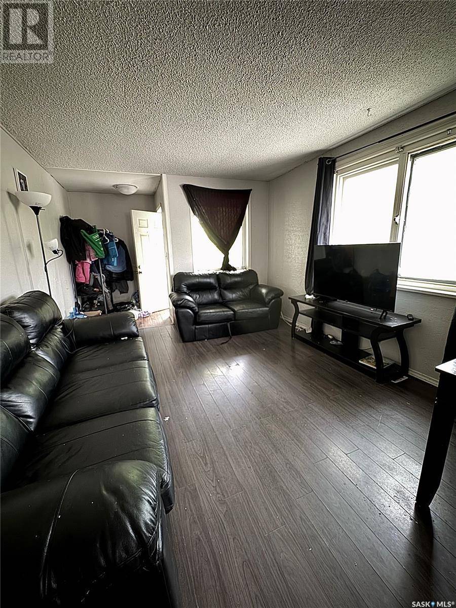 Regina, SK S4T2M8,1001 Robinson STREET