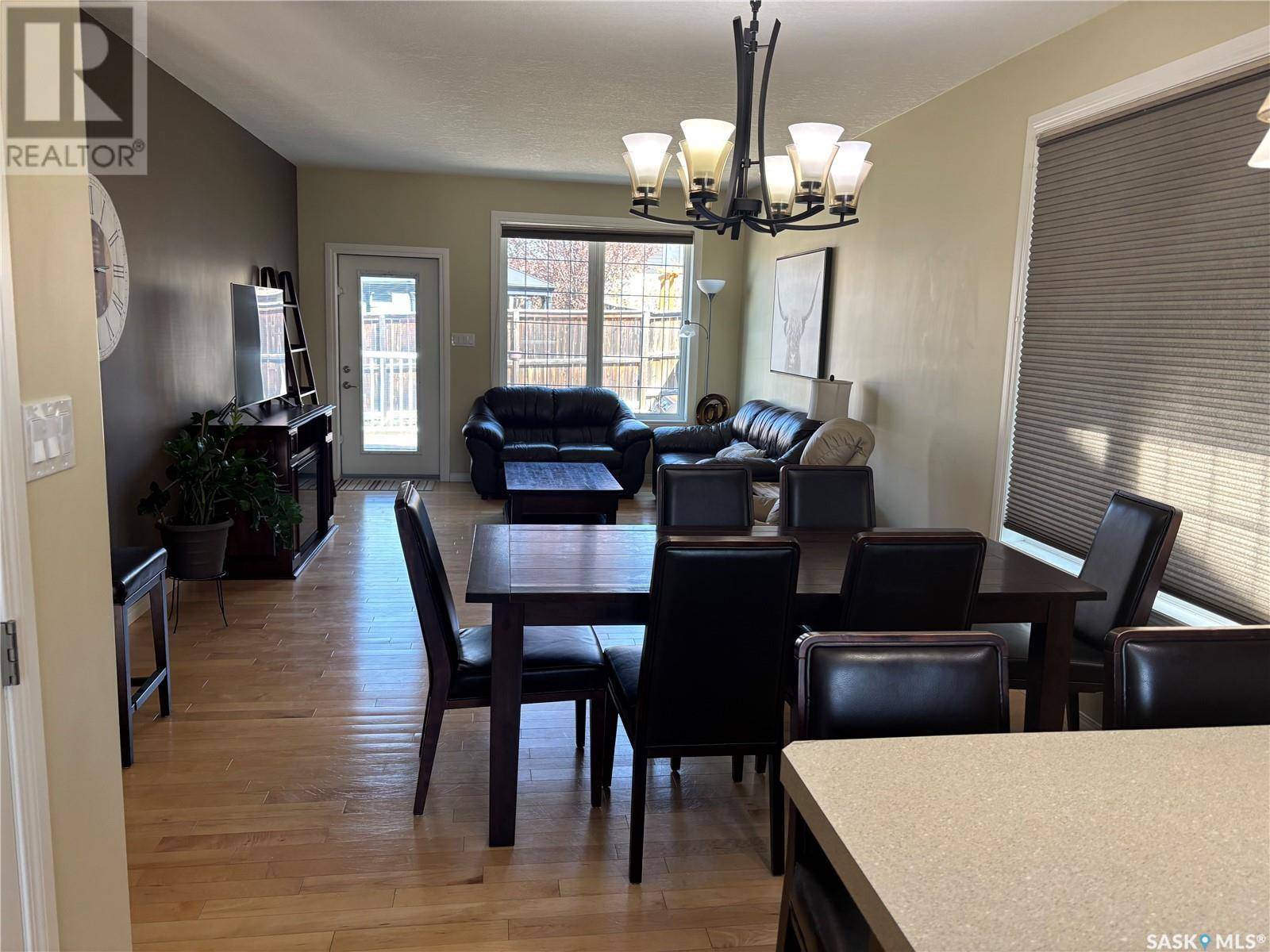 Swift Current, SK S9H0Y7,635 4th AVENUE SE