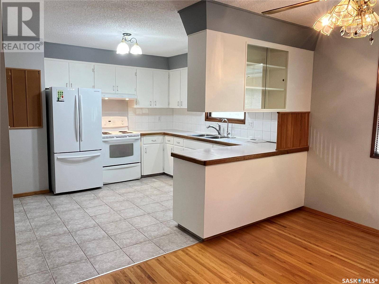 Regina, SK S4N1R6,66 Rothwell CRESCENT
