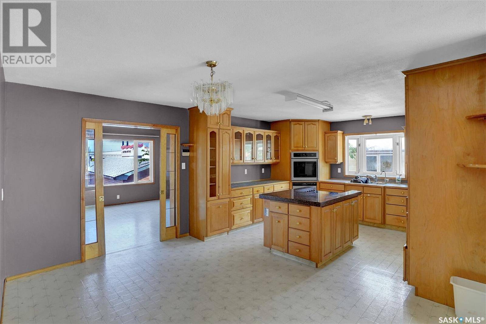 Regina, SK S4N2B6,1560 Rothwell STREET