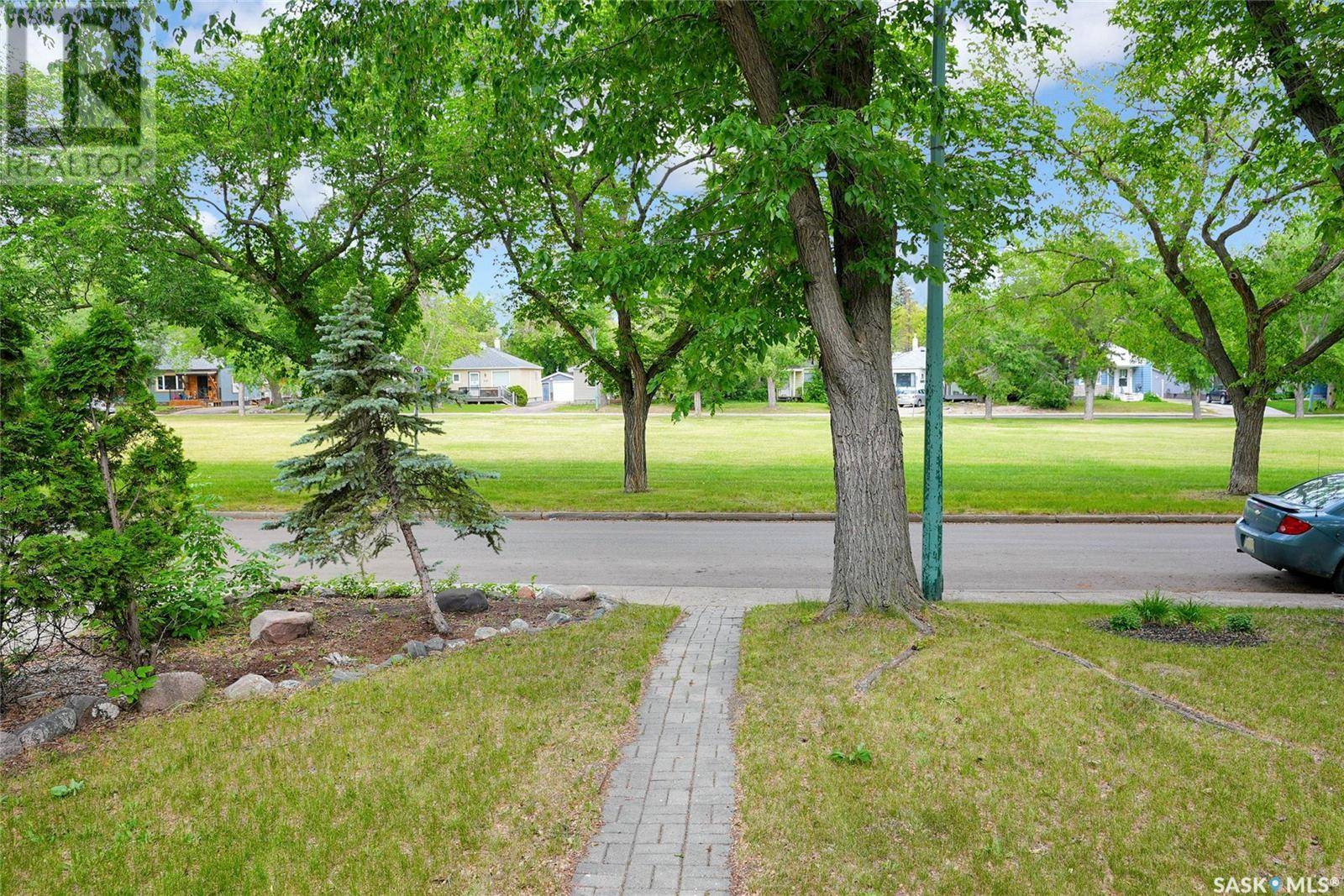 Regina, SK S4N1G4,409 Holland AVENUE