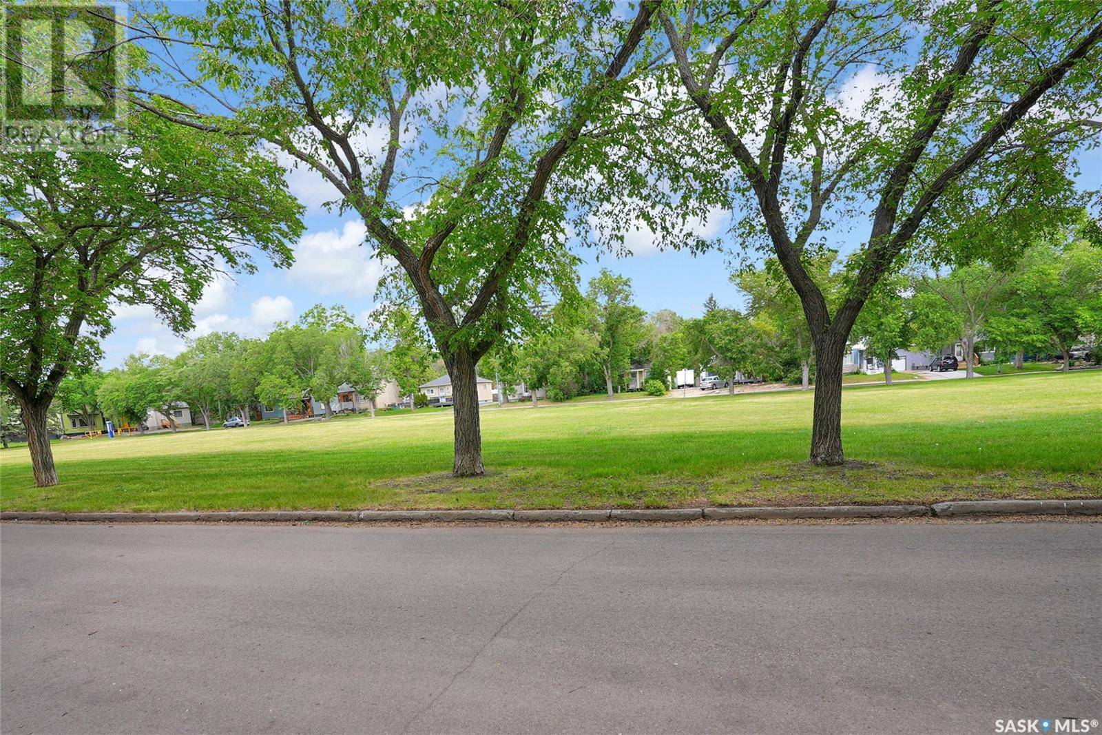 Regina, SK S4N1G4,409 Holland AVENUE