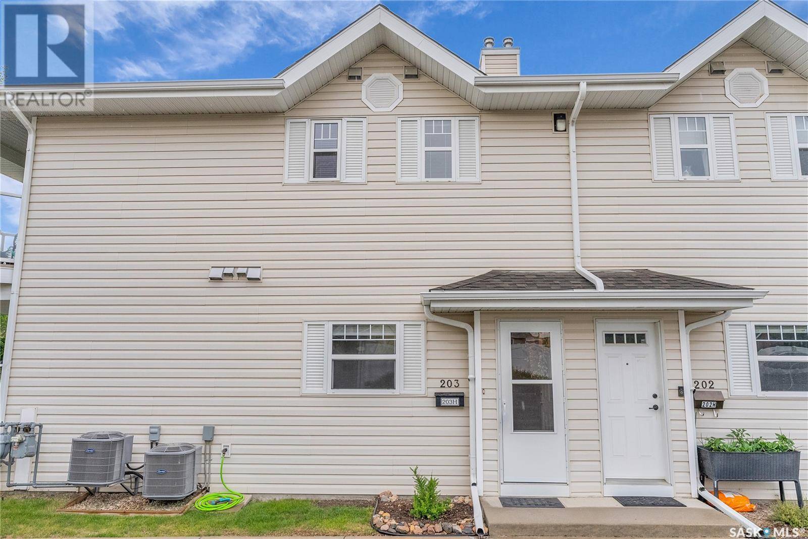 Saskatoon, SK S7N1N3,203H 141 105th STREET W