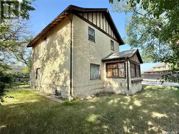 202 24th STREET W, Saskatoon, SK S7L0B5