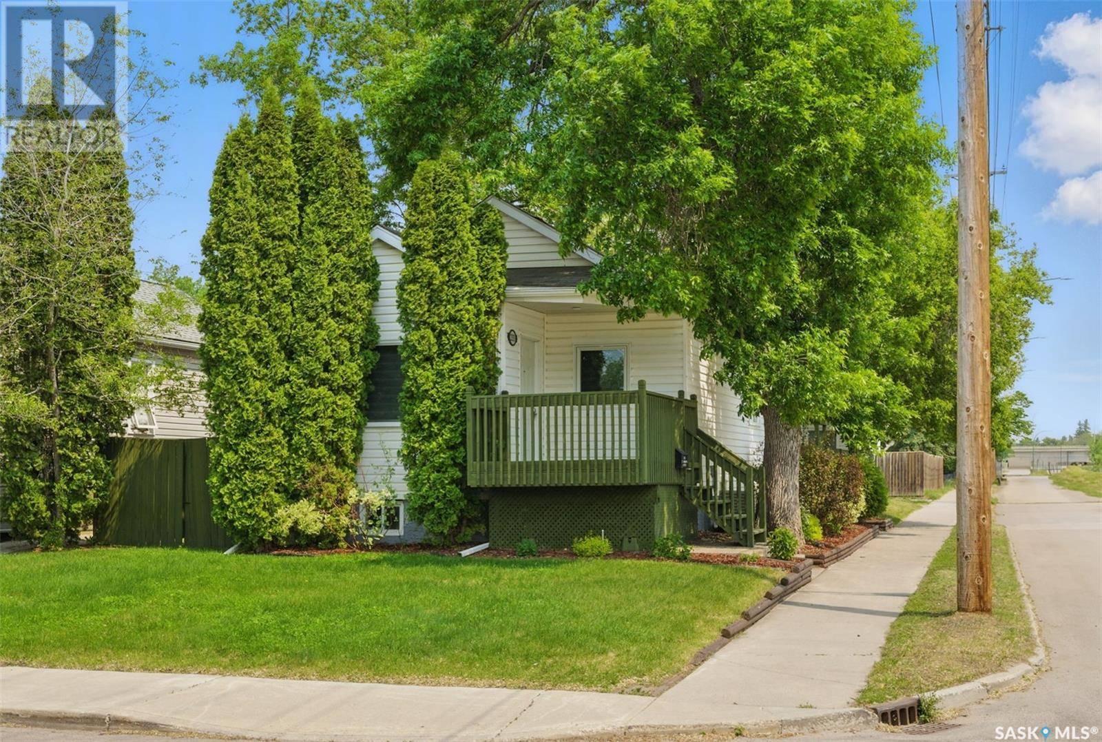 Saskatoon, SK S7M0M5,2333 St Andrews AVENUE
