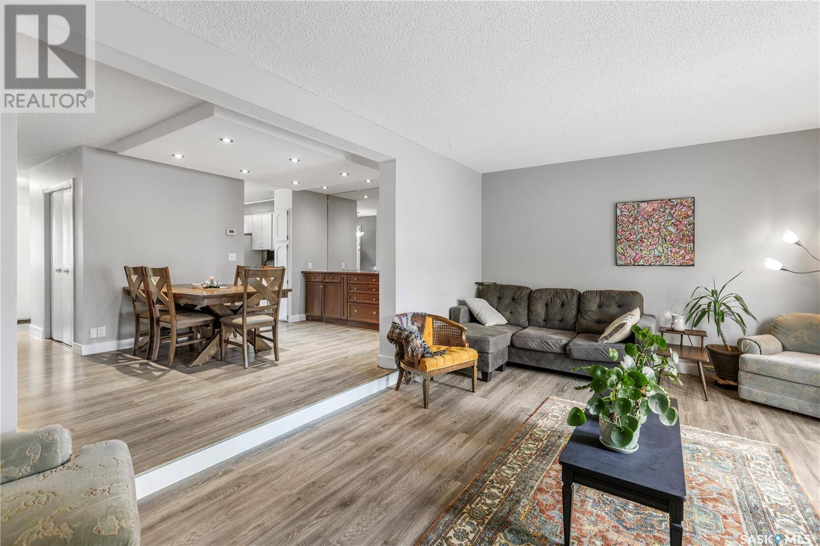 Regina, SK S4S6L2,200 Plainsview DRIVE