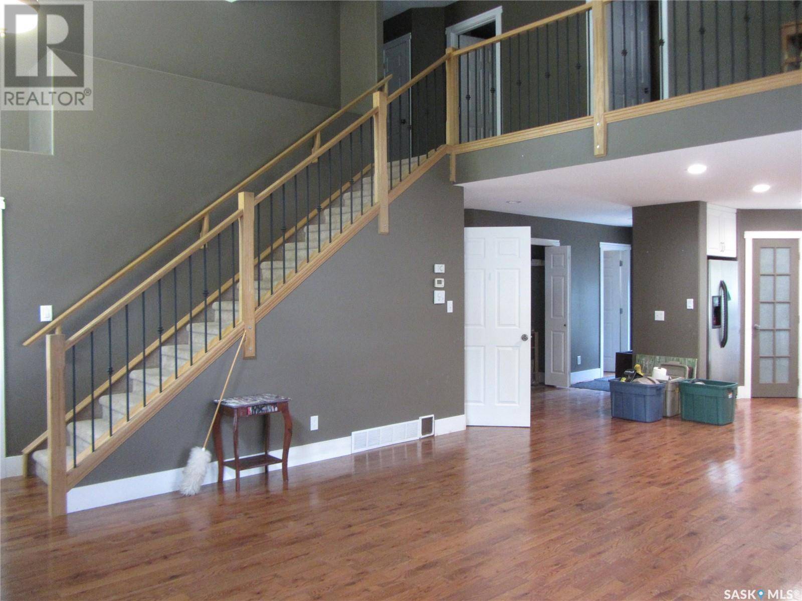 Saskatoon, SK S7H1C9,902 6th STREET E
