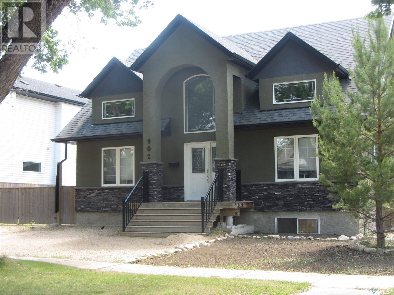 902 6th STREET E, Saskatoon, SK S7H1C9