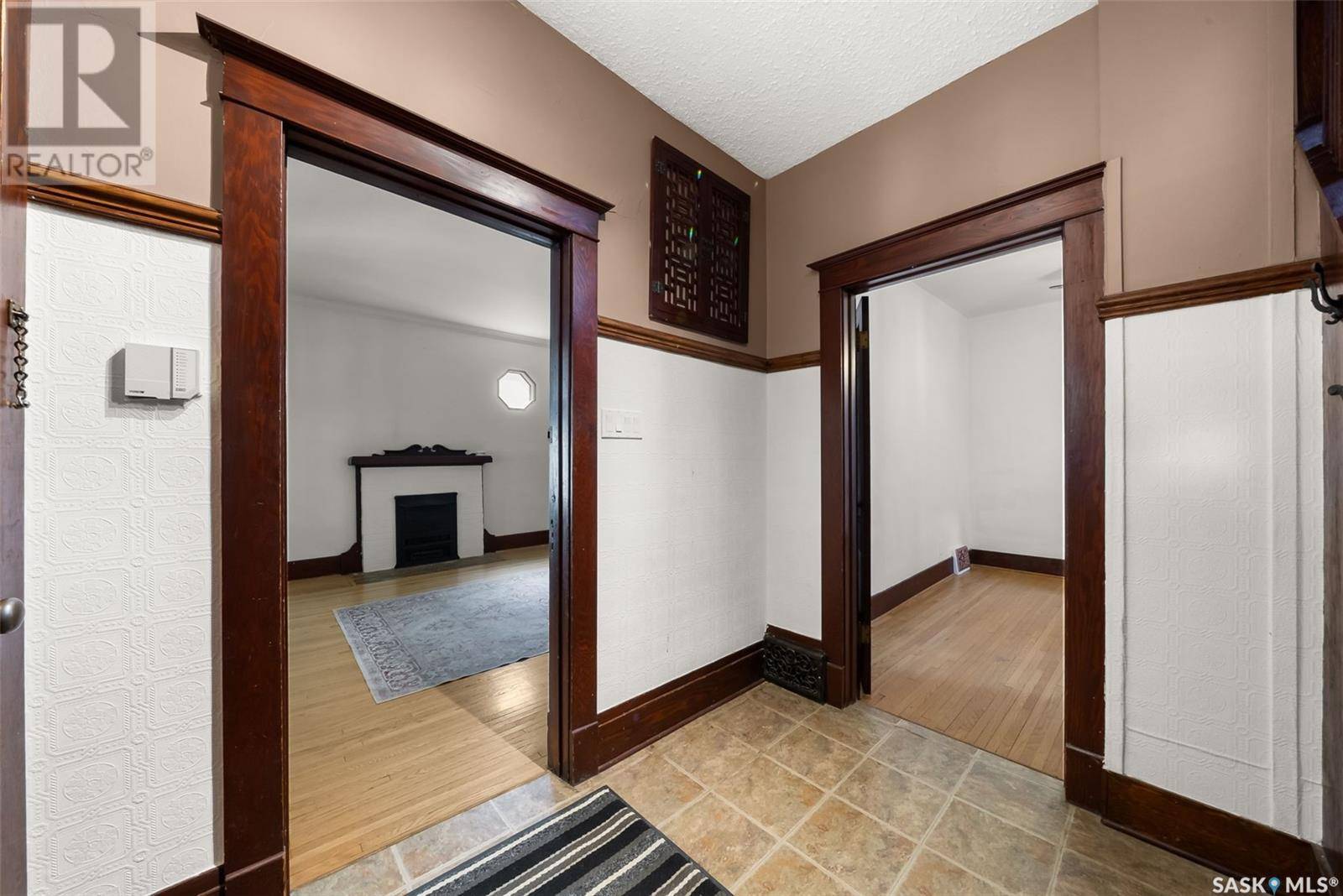 Regina, SK S4T3J9,2160 Montague STREET