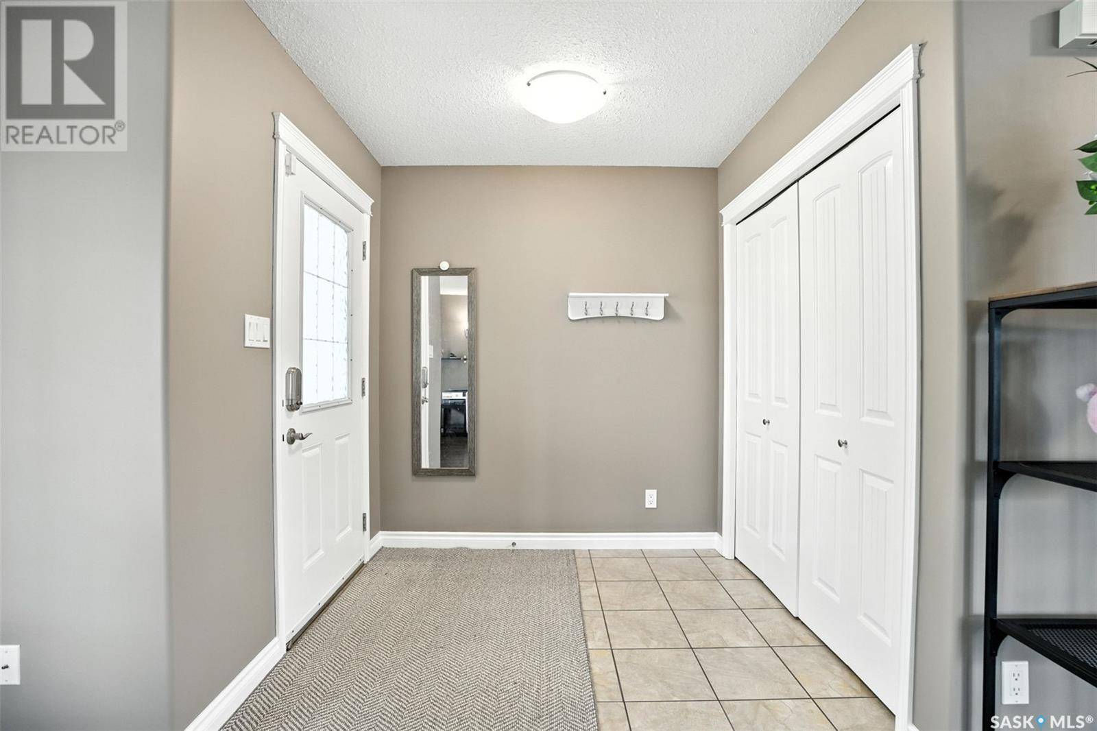 Saskatoon, SK S7W0H3,826 Padget CRESCENT