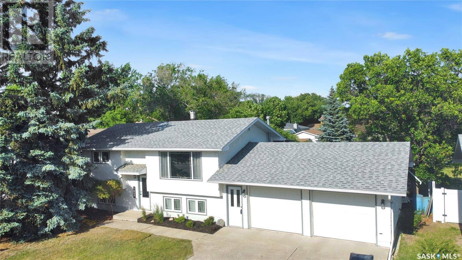 Moose Jaw, SK S6H6M5,1609 11th AVENUE NW