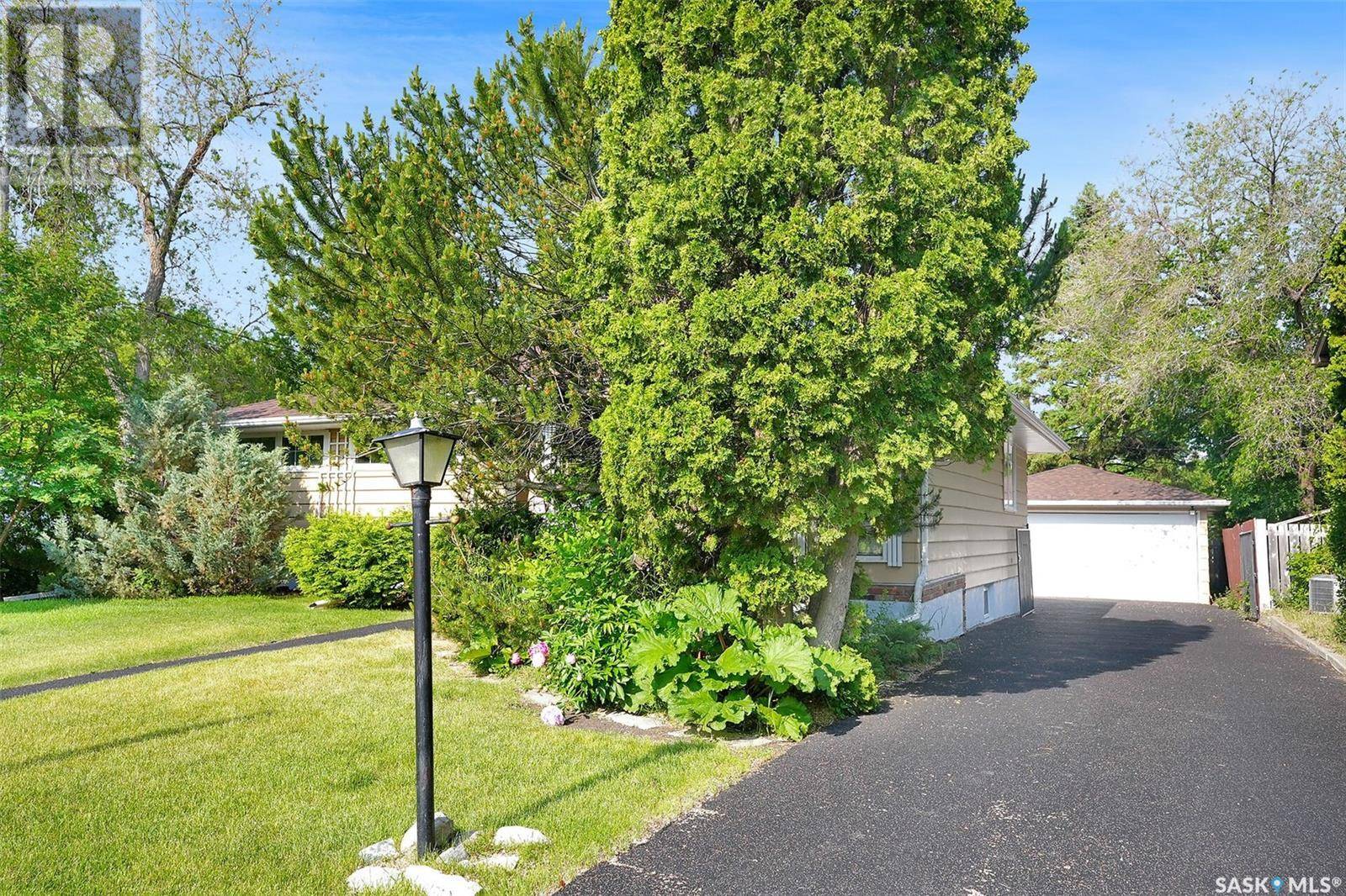 Regina, SK S4S5C4,20 Montgomery ROAD