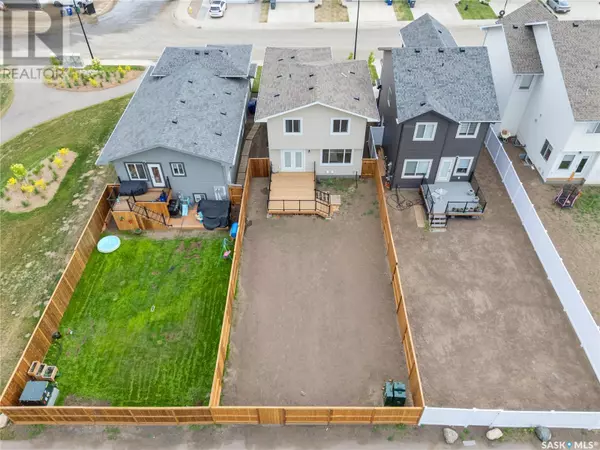 Saskatoon, SK S7V1S7,304 Pepper PLACE
