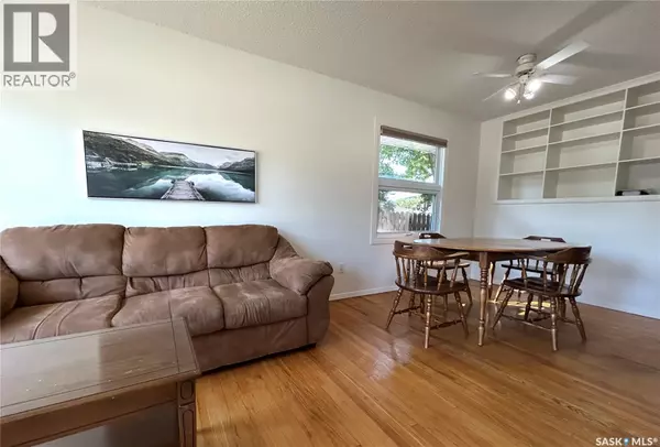Moose Jaw, SK S6H2T7,736 Saskatchewan STREET W