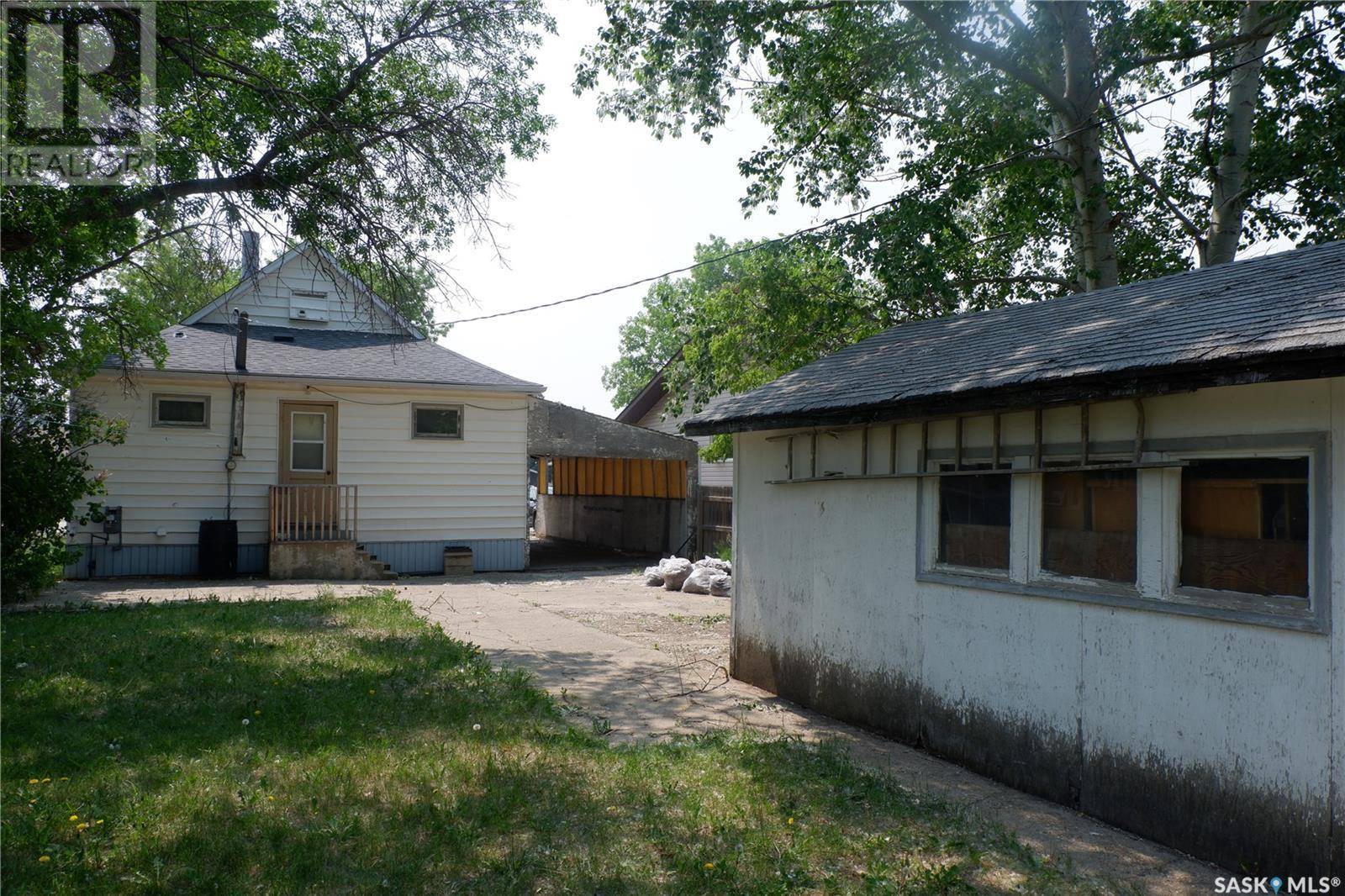 Assiniboia, SK S0H0B0,508 5th AVENUE W