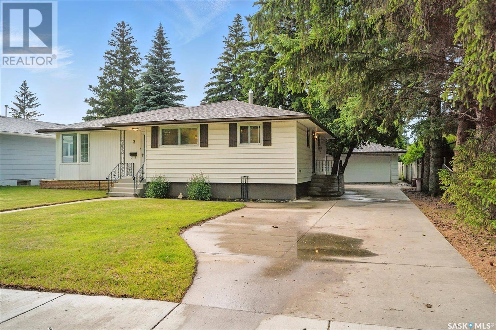 3 John Hair CRESCENT, Saskatoon, SK S7J2K6