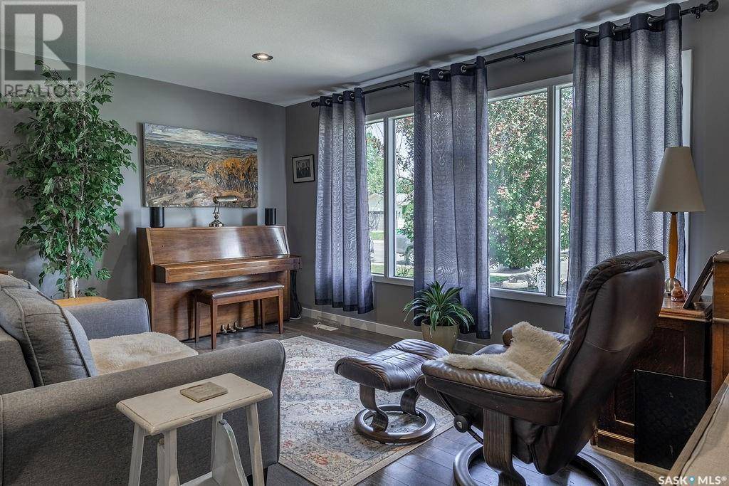 Saskatoon, SK S7H4S4,735 Trent CRESCENT