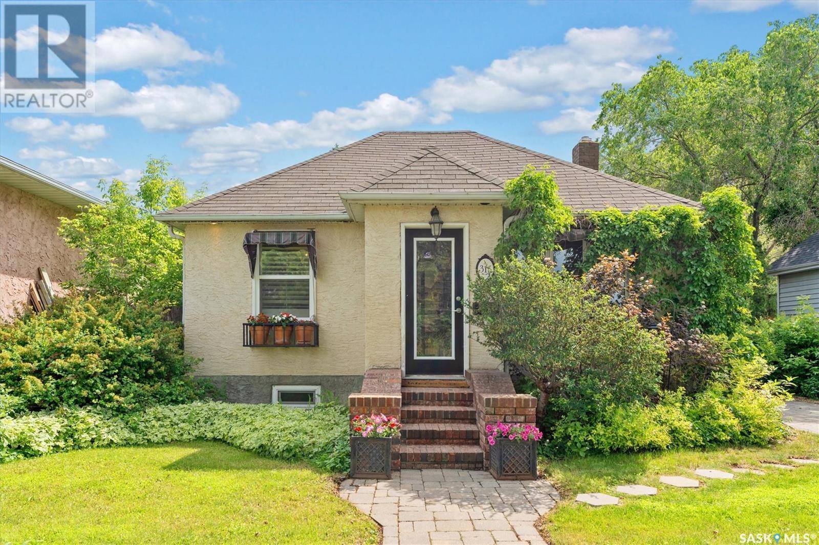 316 V AVENUE S, Saskatoon, SK S7M3E5