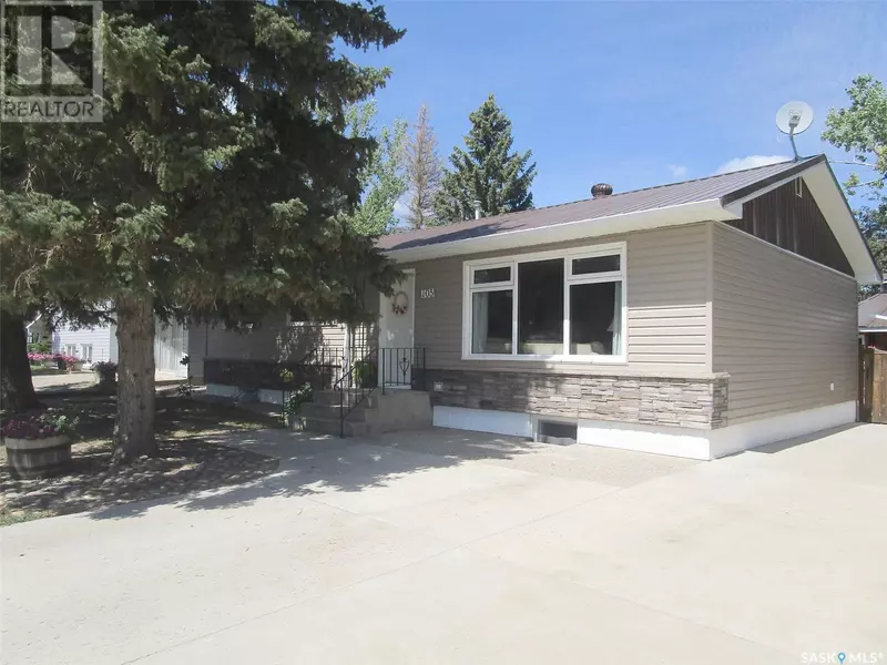 105 Assiniboia AVENUE, Assiniboia, SK S0H0B0