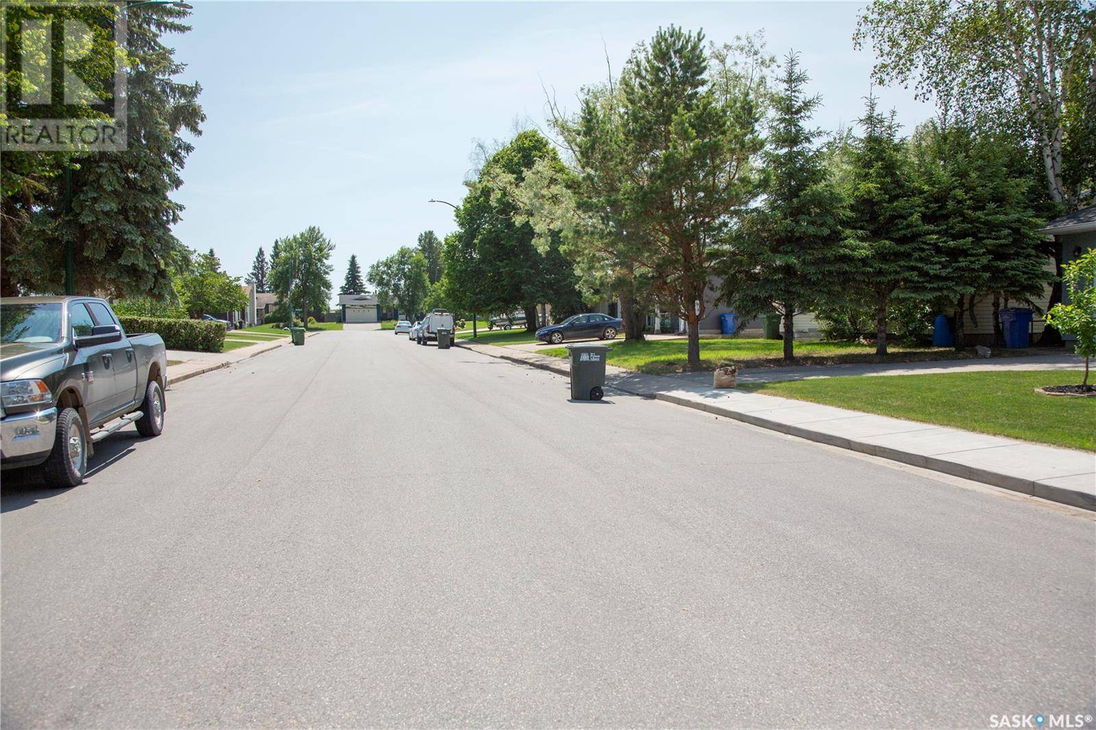Prince Albert, SK S6V6Y3,3443 Jordan DRIVE