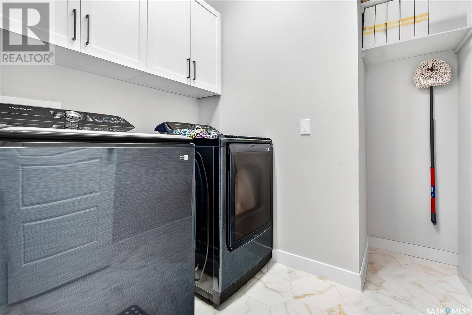 Moose Jaw, SK S6J0E3,66 Clunie COURT