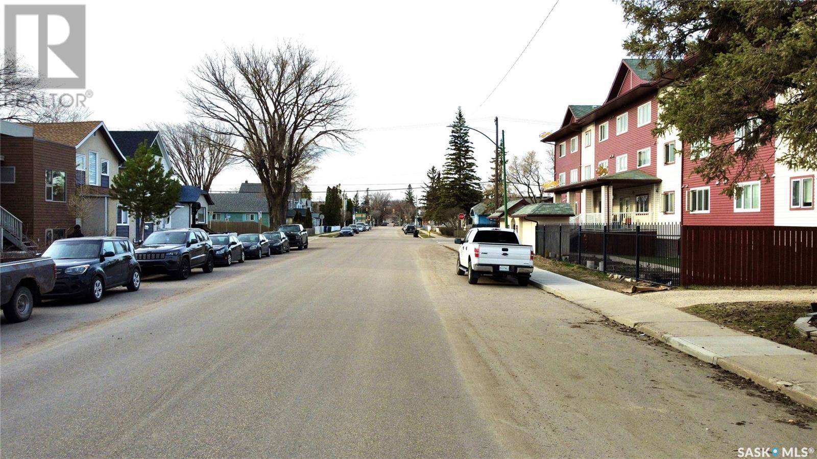 Saskatoon, SK S7M1T5,430 F AVENUE S
