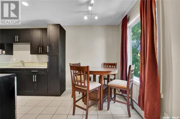 Saskatoon, SK S7K2N5,6 905 4th AVENUE N