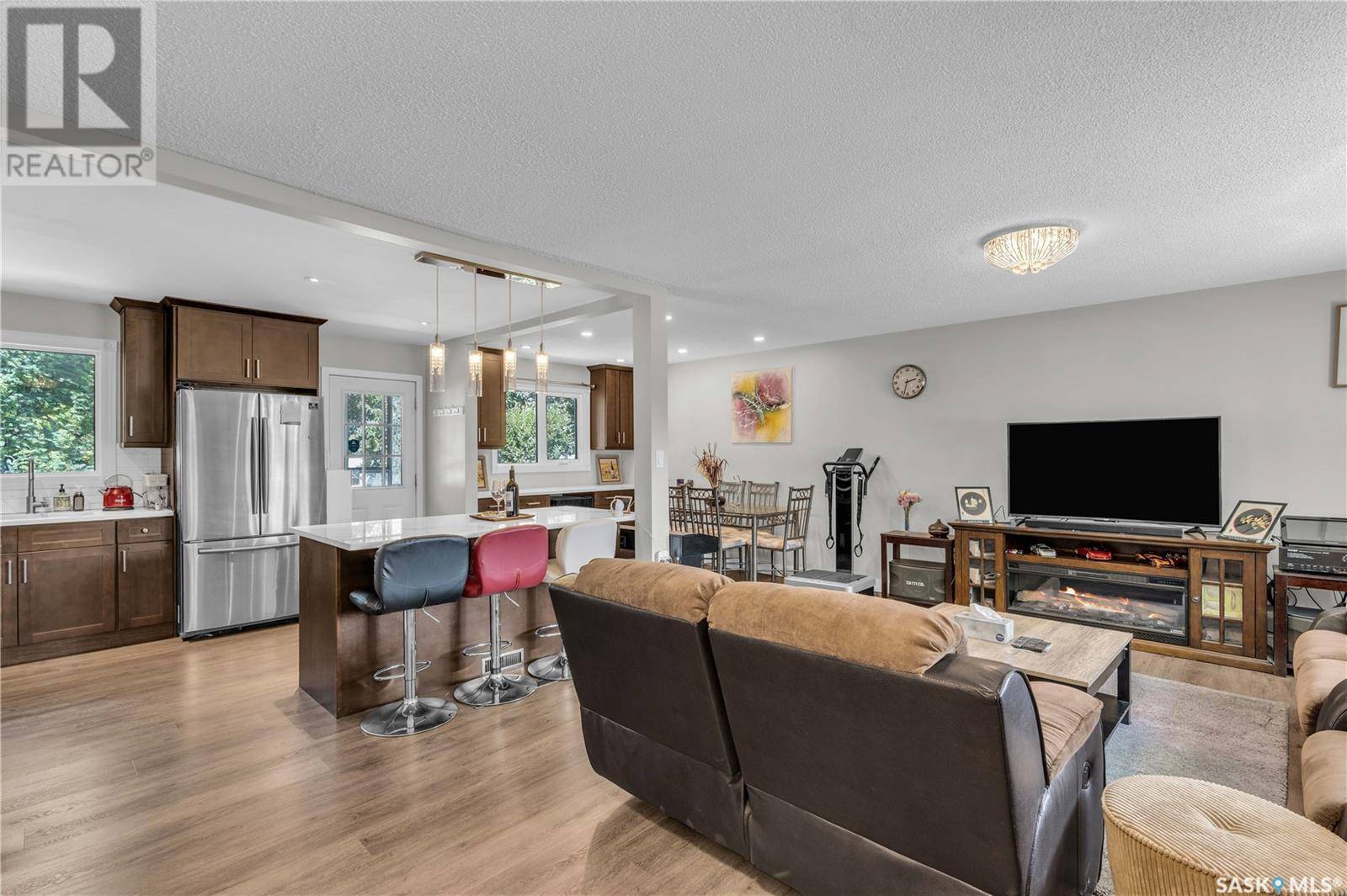 Saskatoon, SK S7H1W8,2305 Taylor STREET E