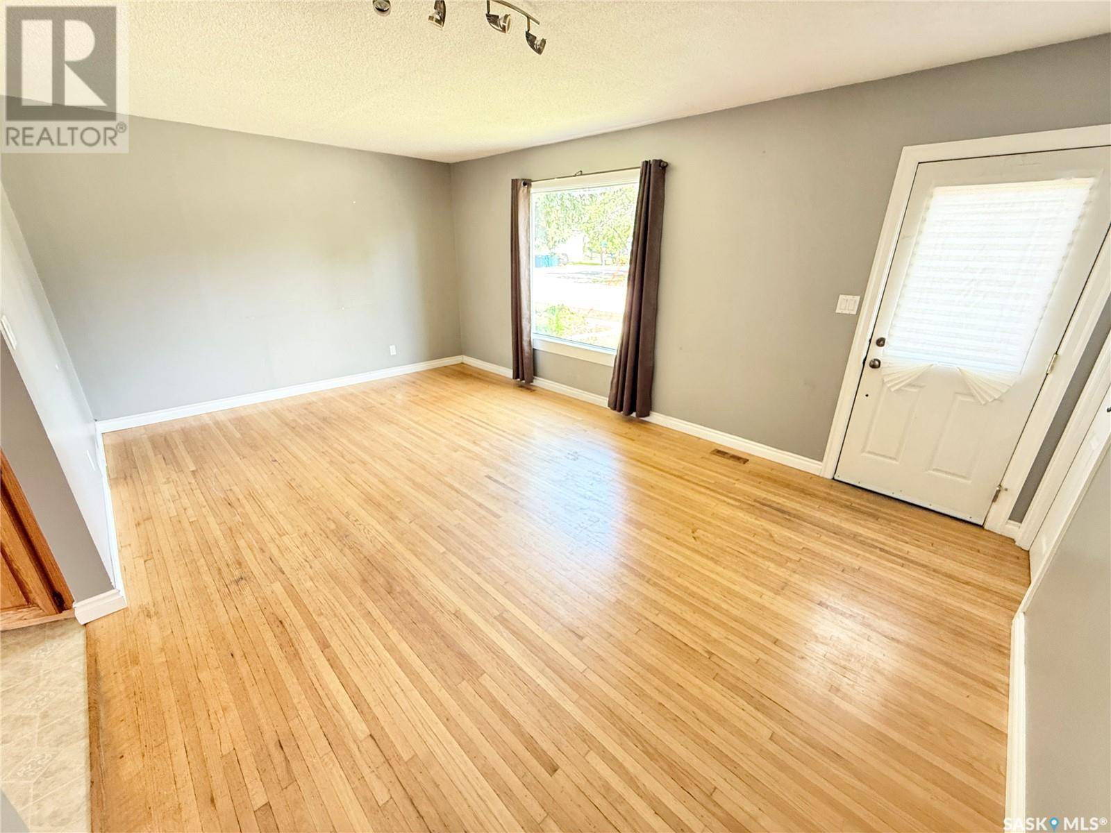 Weyburn, SK S4H1G4,431 Albert STREET