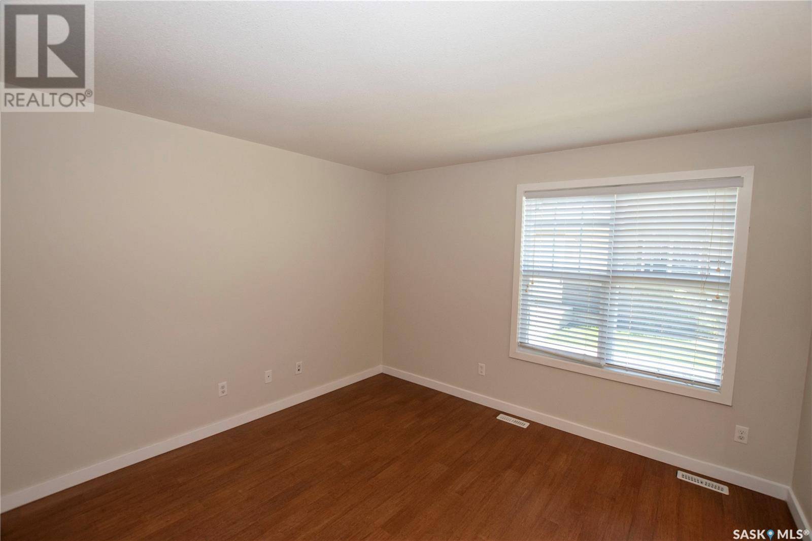 Saskatoon, SK S7W0M1,1201 1015 Patrick CRESCENT