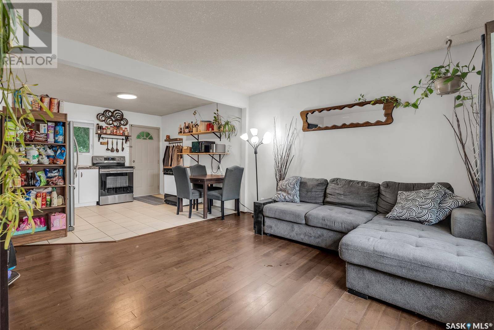Saskatoon, SK S7K1Z6,1726 1st AVENUE N