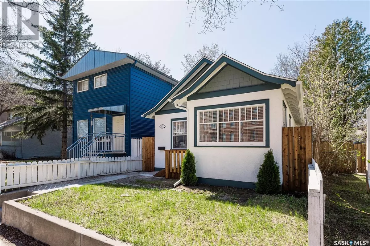 Saskatoon, SK S7M2Y9,217 R AVENUE S