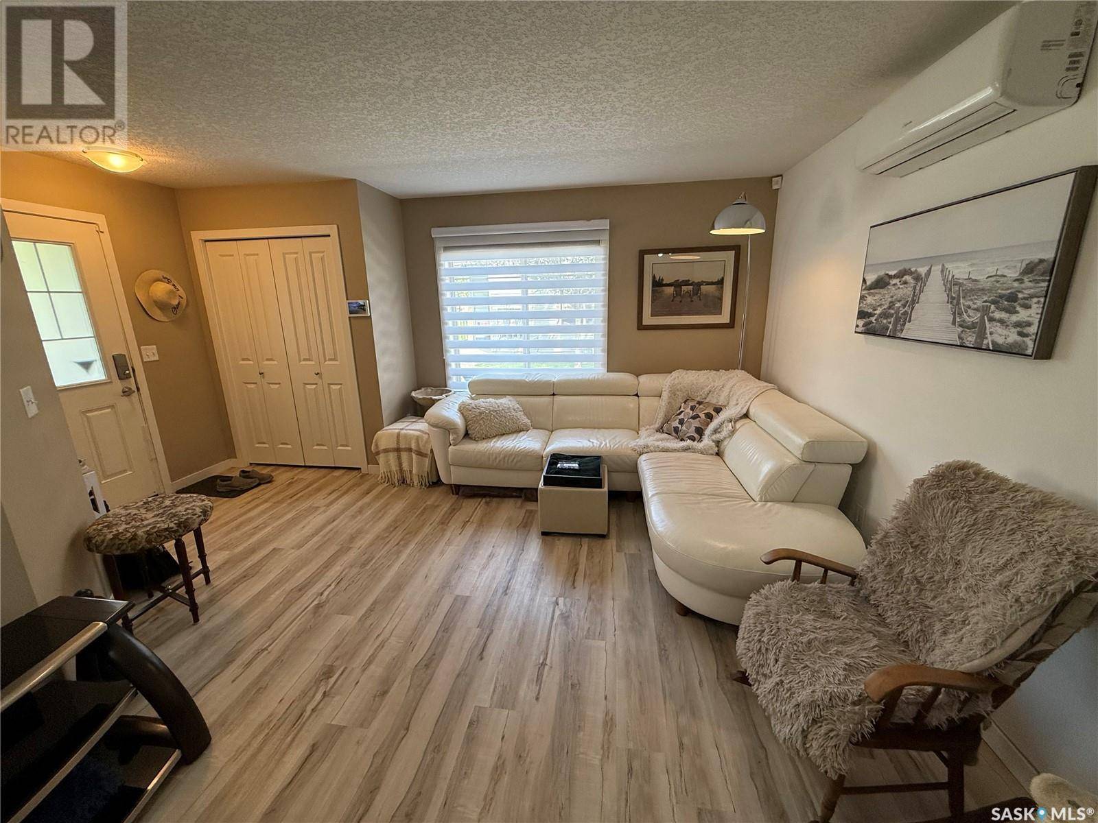 Regina, SK S4X0J1,42 5541 Blake CRESCENT