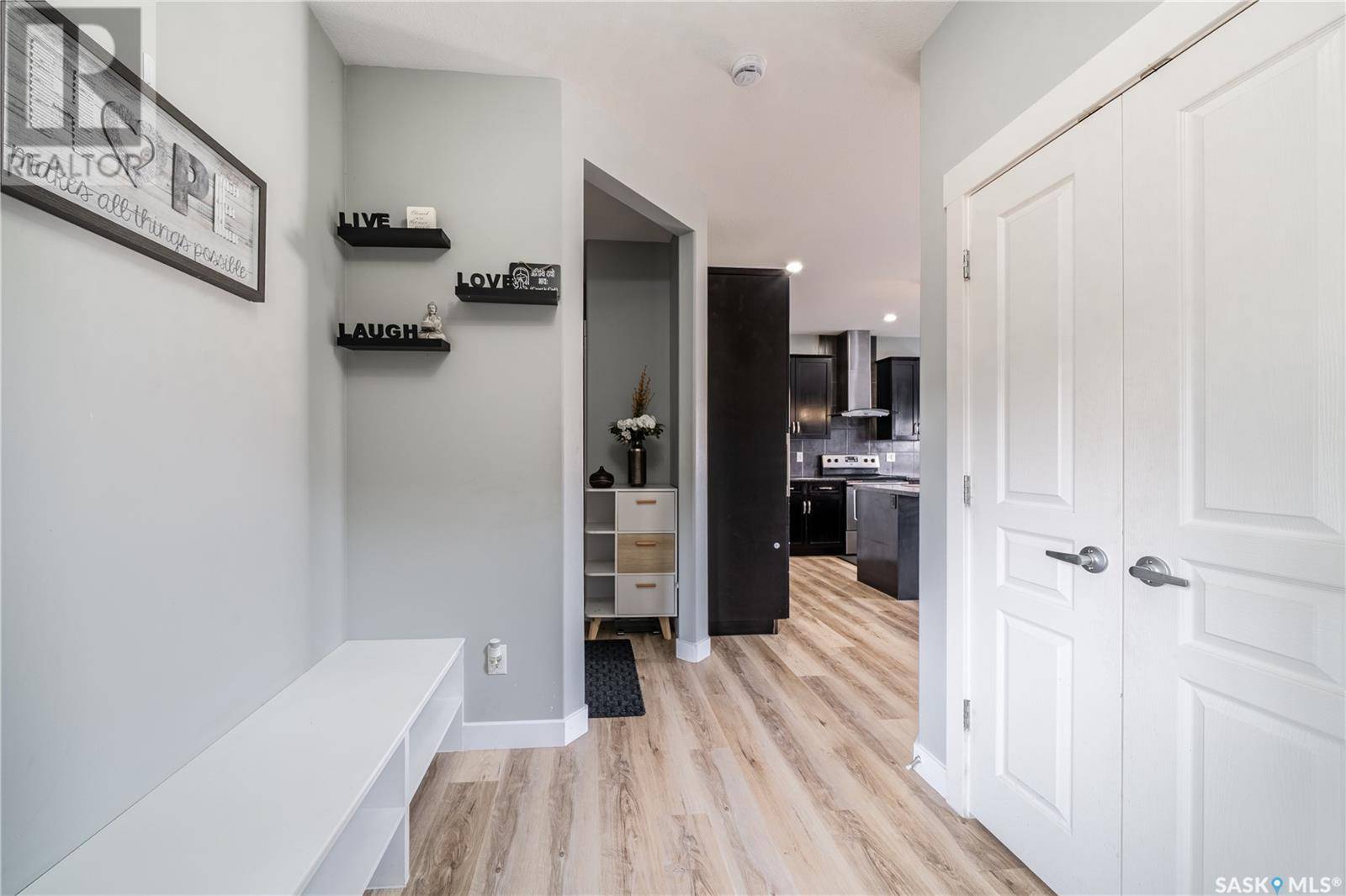 Regina, SK S4W0K8,5427 Universal CRESCENT