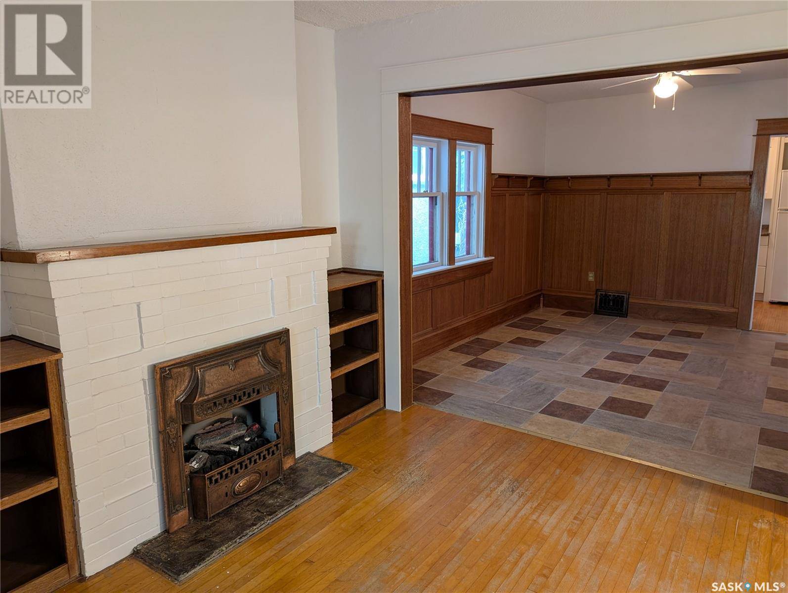 Saskatoon, SK S7K2M5,521 4th AVENUE N