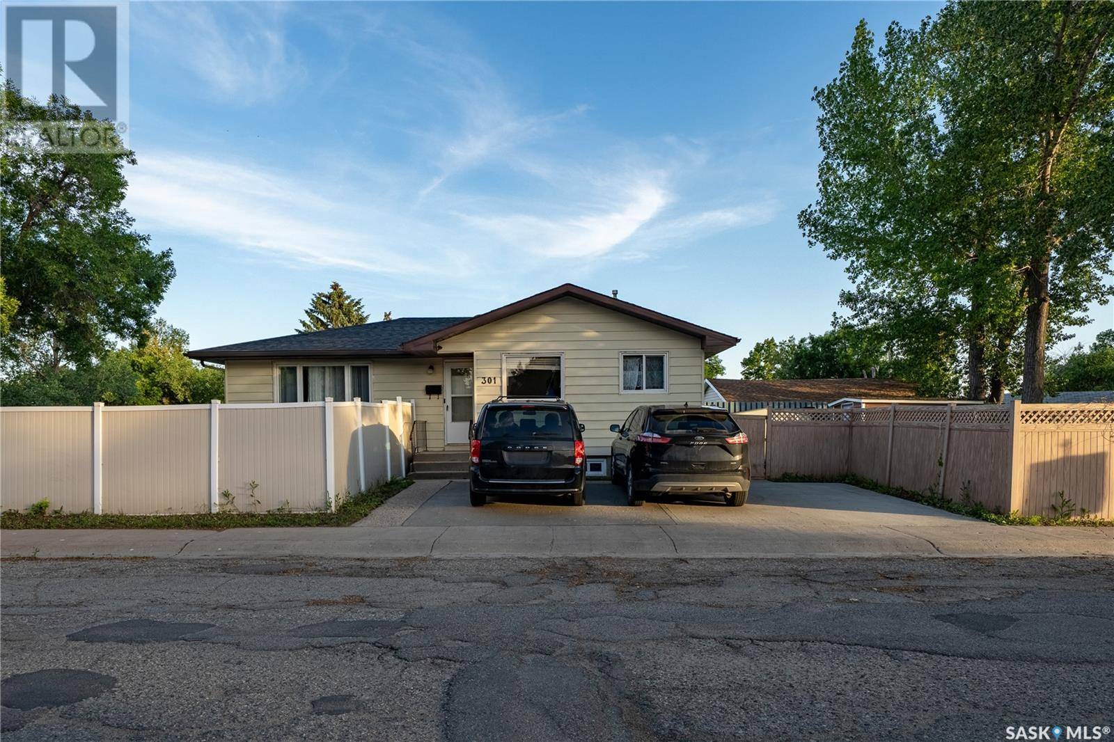 301 MIKKELSON DRIVE, Regina, SK S4T6E1
