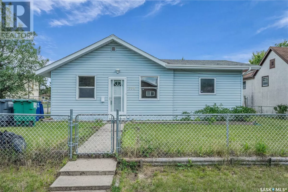 Saskatoon, SK S7L2Y7,238 R AVENUE N