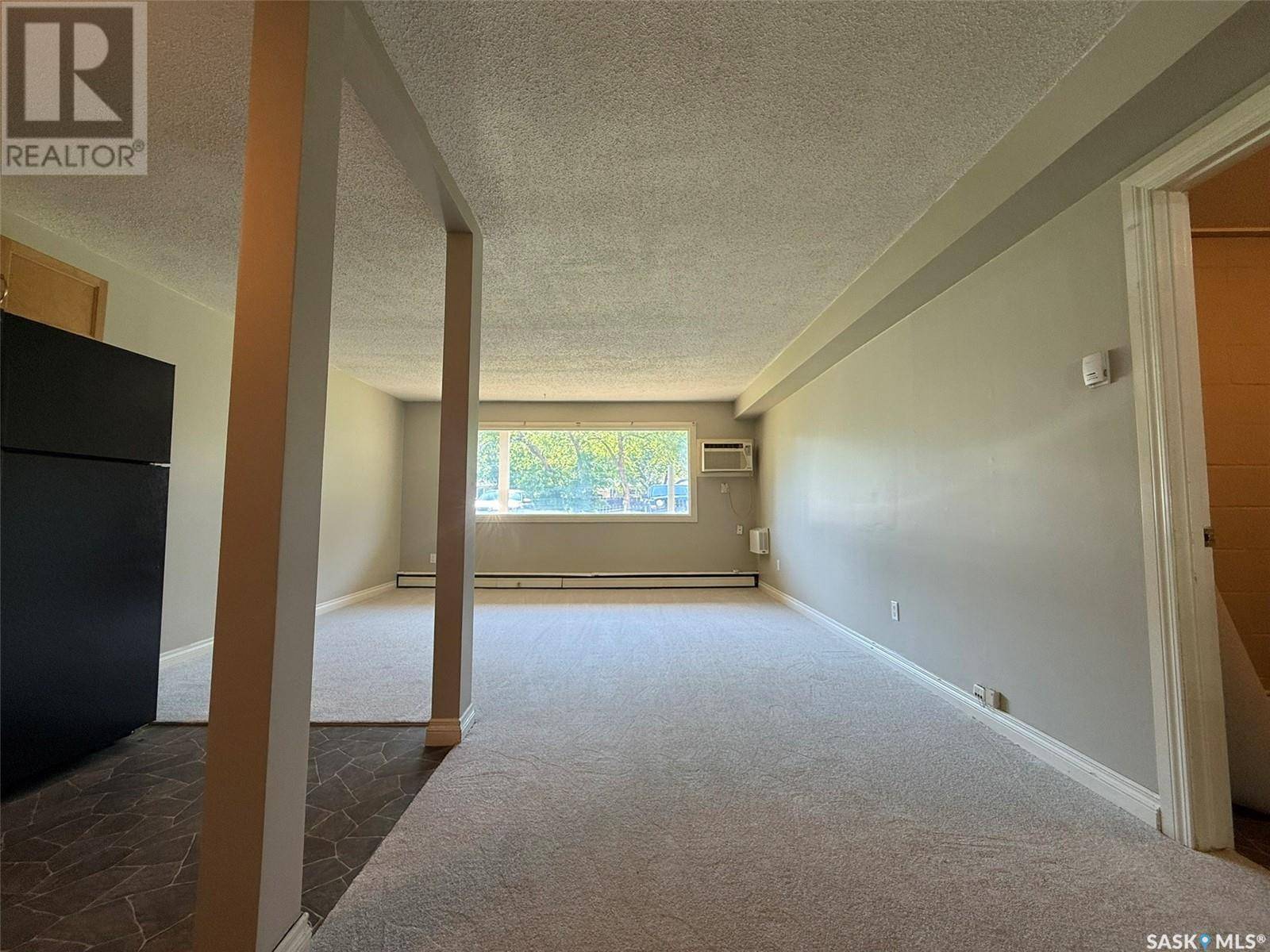 Regina, SK S4R0G5,3 1811 8th AVENUE N