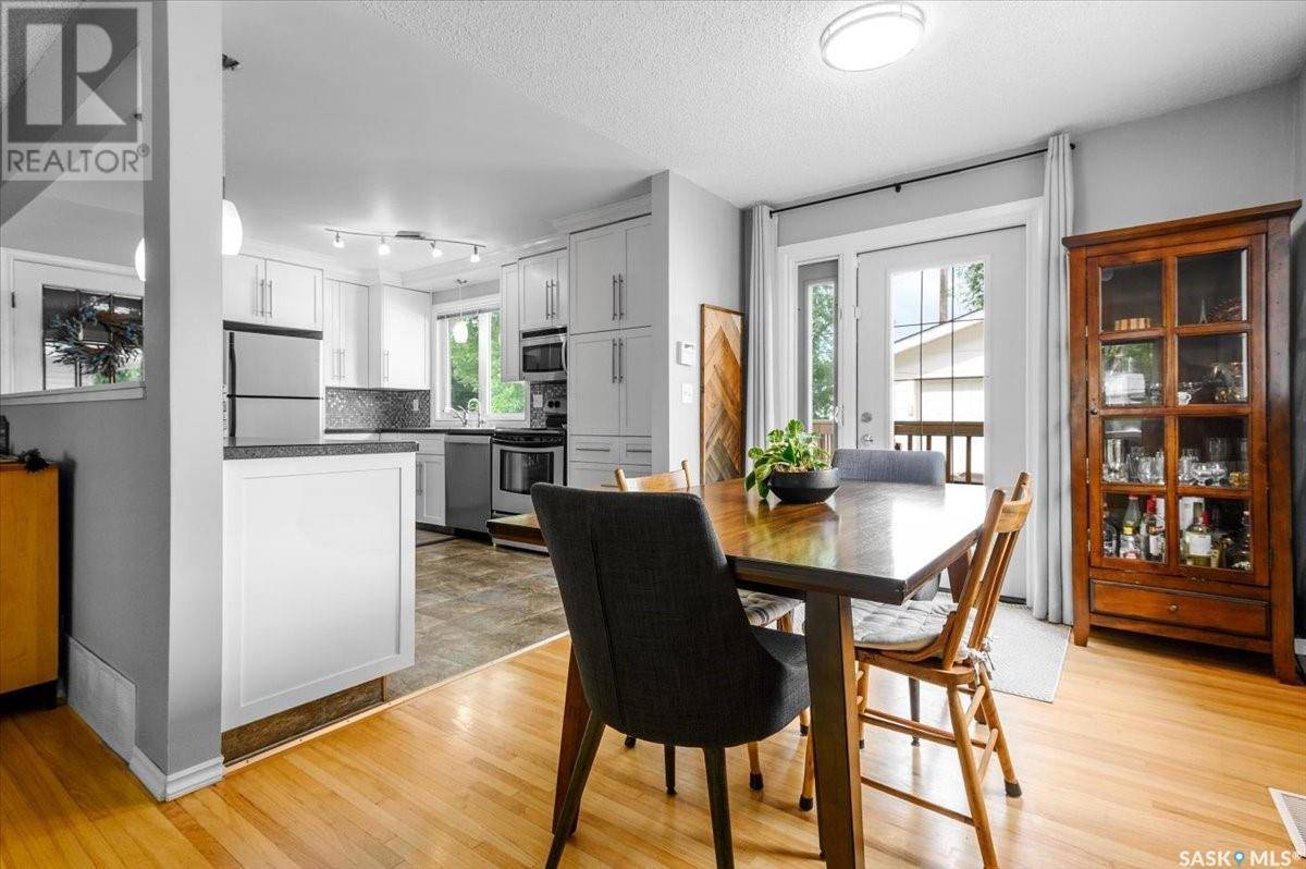 Regina, SK S4S2G3,3542 Queen STREET