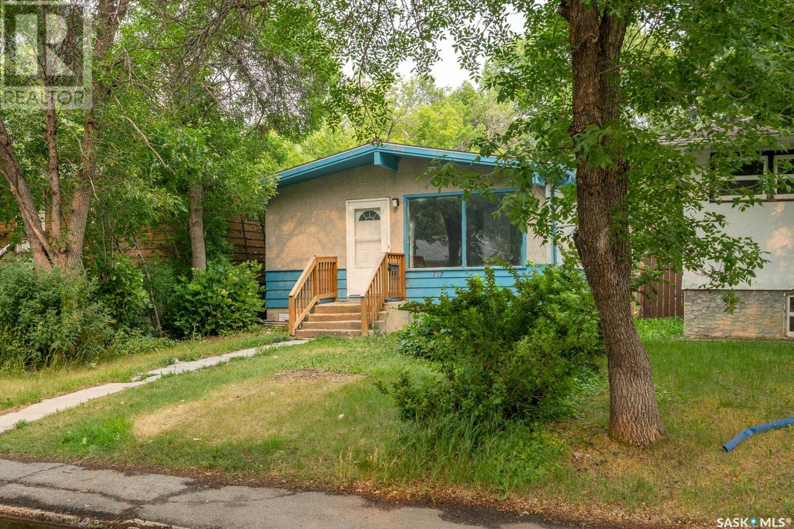 Regina, SK S4T3H1,717 Montague STREET