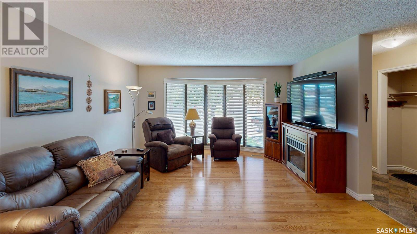 Regina, SK S4X1B4,70 Hawkes AVENUE