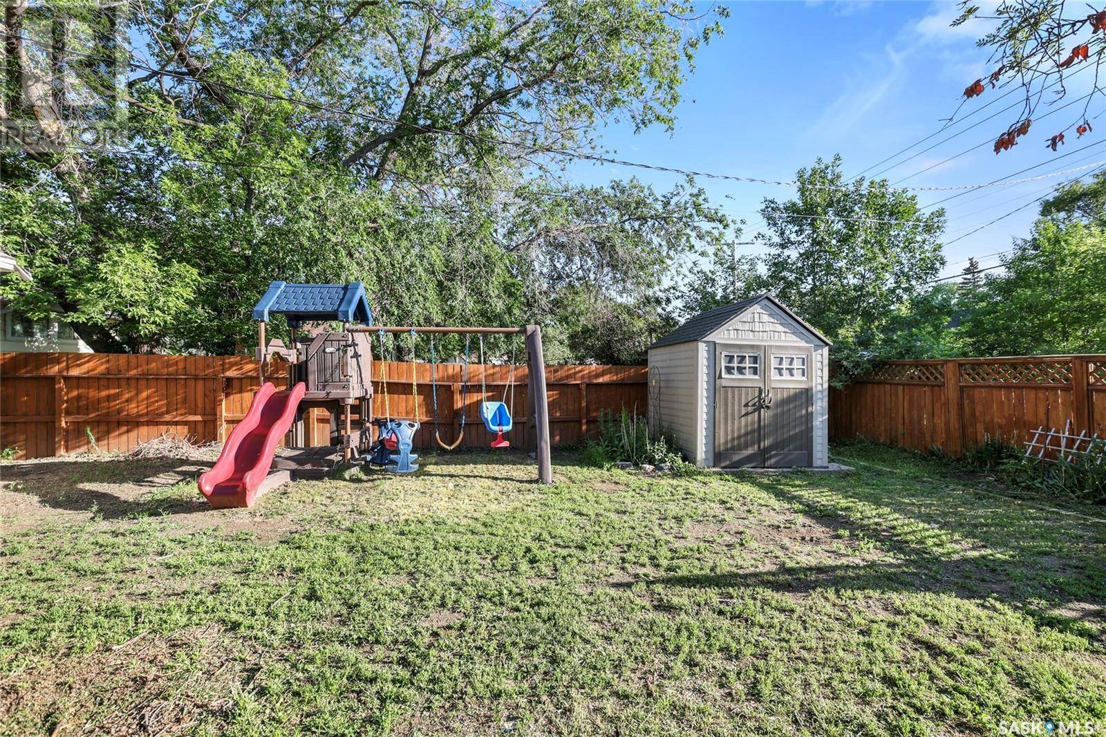 Regina, SK S4T5N2,832 Walker STREET