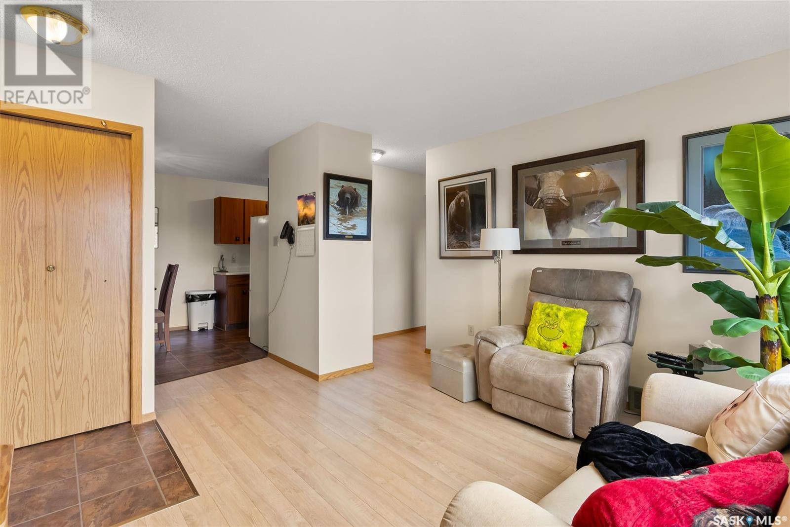 Regina, SK S4X2N5,6912 Blakeney DRIVE