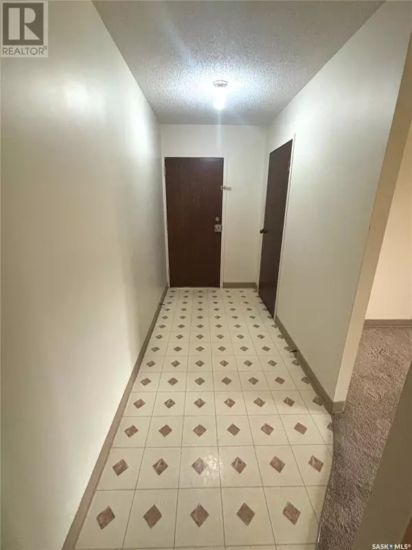 Regina, SK S4S6P8,24 43 Centennial STREET