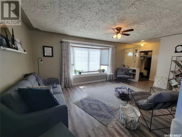 Macklin, SK S0L2C0,5103 Leader STREET