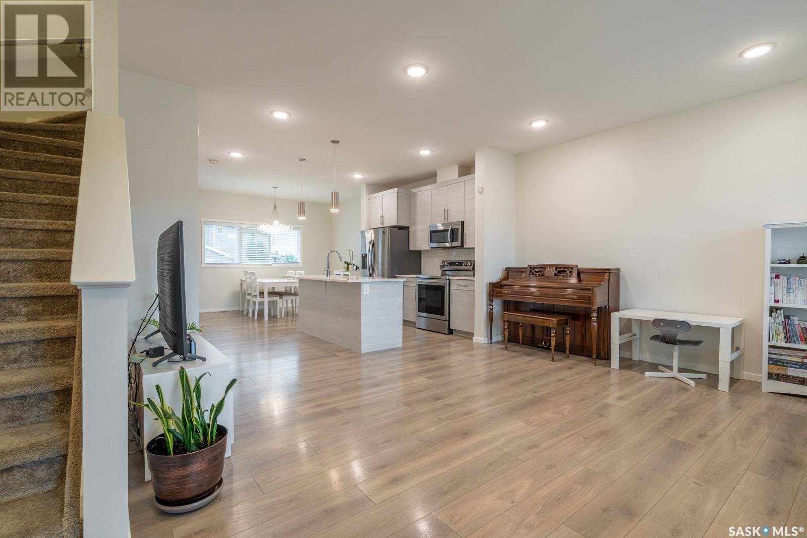 Regina, SK S4V3S5,5008 Primrose Green DRIVE E