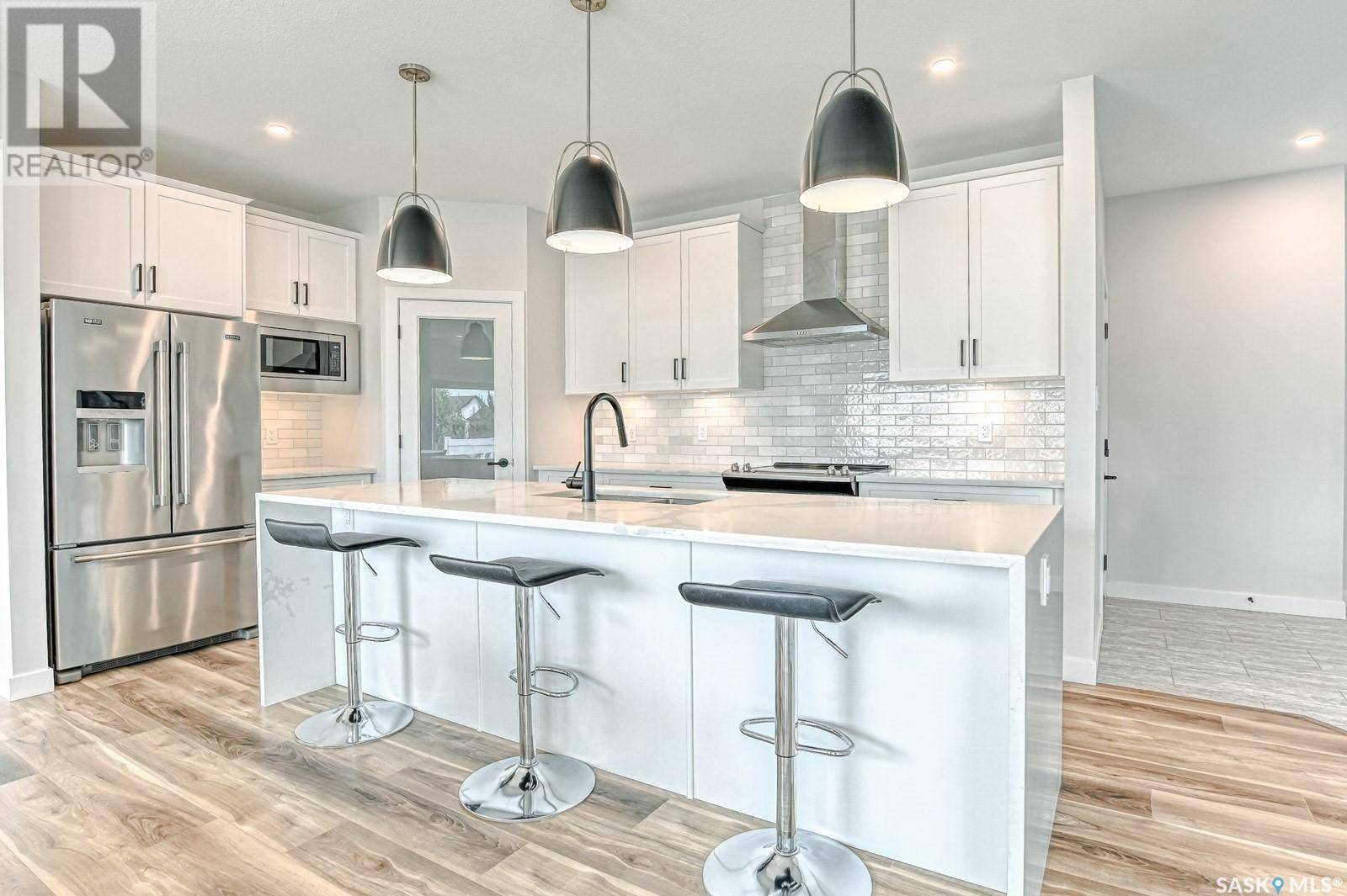 Pilot Butte, SK S0G3Z0,22 Mackenzie CRESCENT