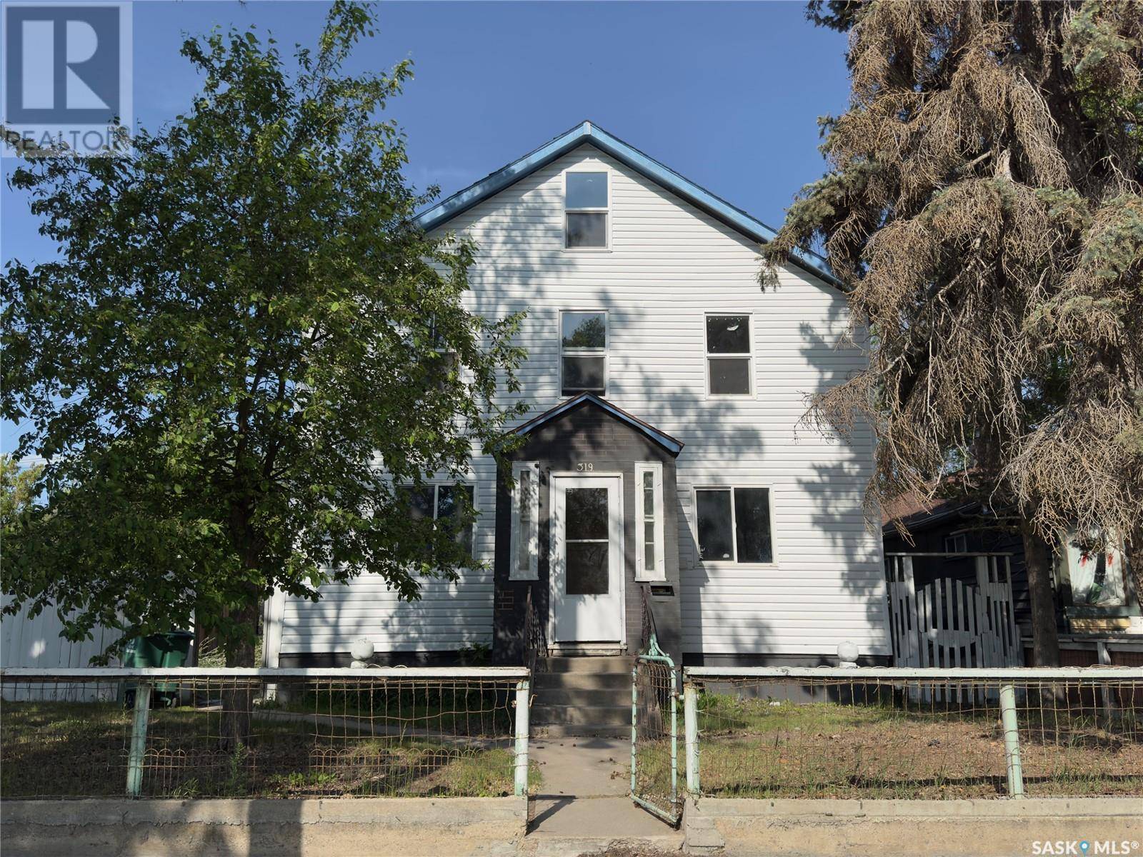 319 H AVENUE S, Saskatoon, SK S7M1W4