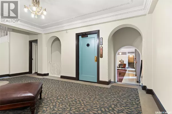 Regina, SK S4P0S7,203 2305 Victoria AVENUE