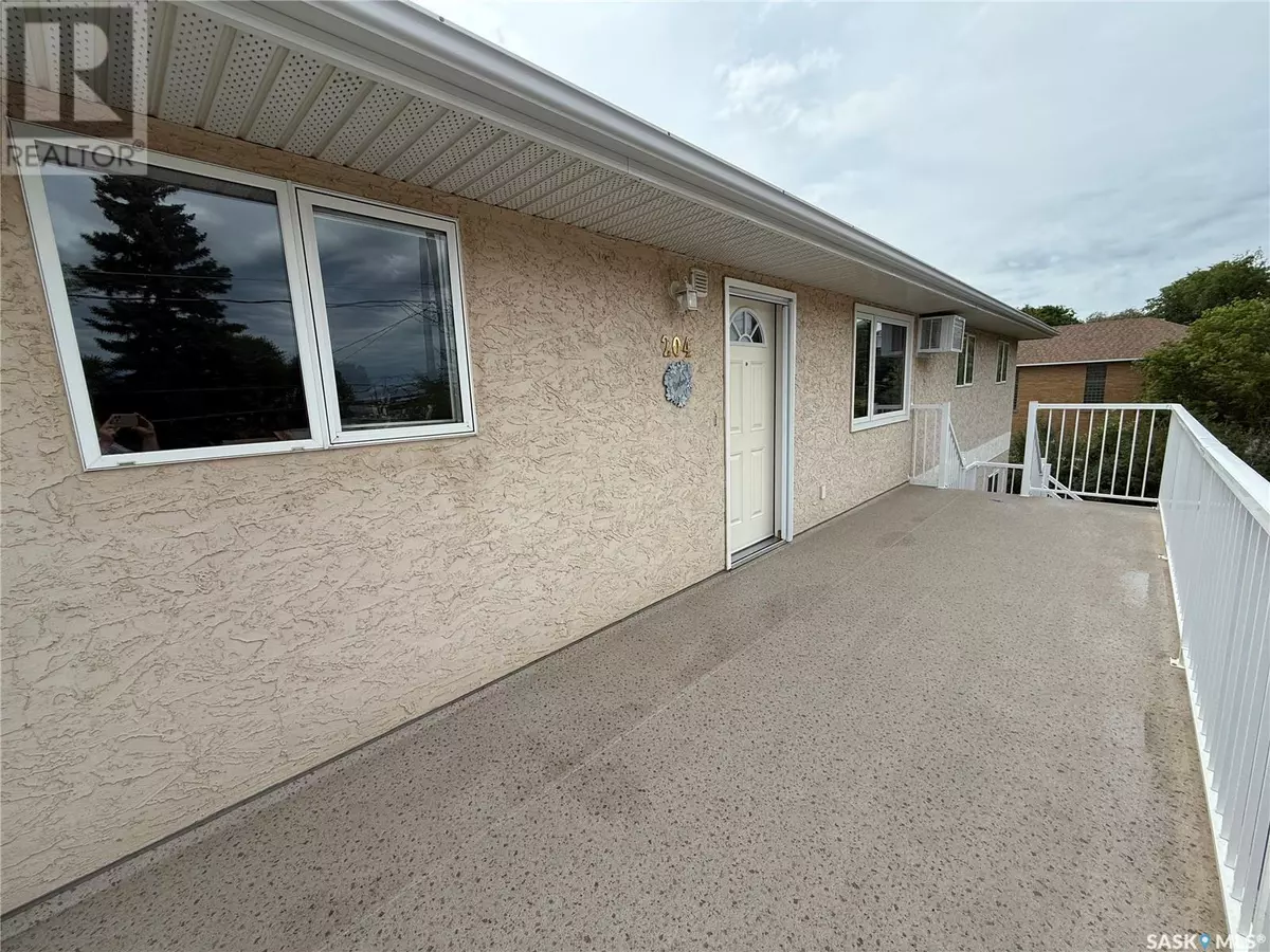 Estevan, SK S4A0L8,204 1137 Second STREET